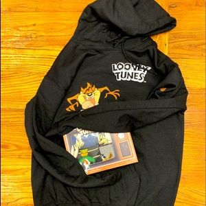 Looney Tunes hoodie and socks